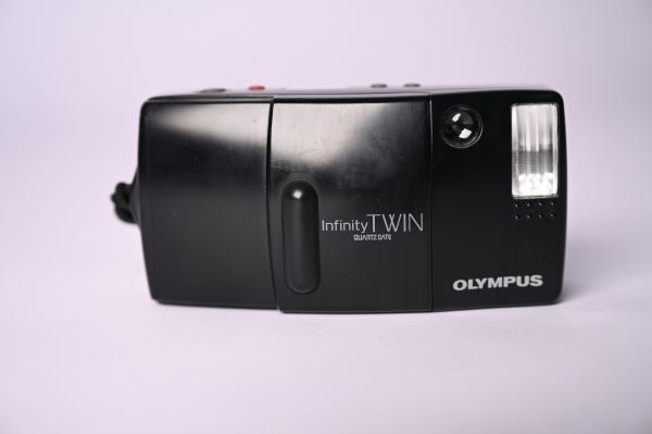 Olympus Twin Quarz Date - Gebrauchtartikel -